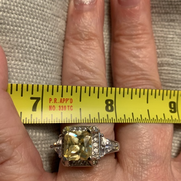 Vintage Yellow Bella Luce 3 Stone Ring with Halo in Sterling Silver EUC - Picture 4 of 7